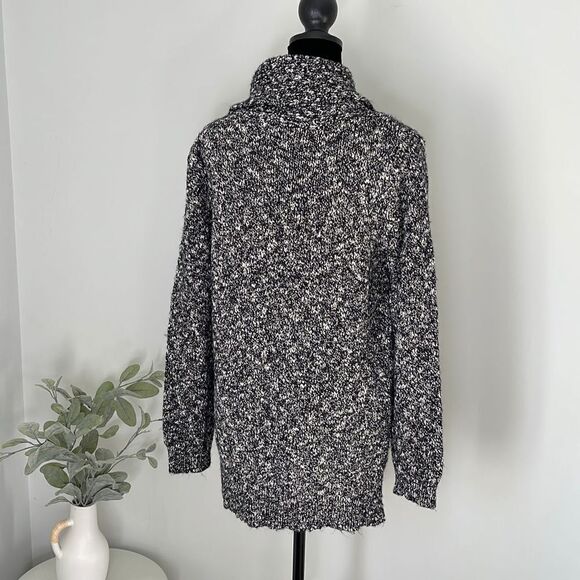 Croft’s‎ & Barrow Cowl Neck Sweater
Size Medium. Black/white - Picture 4 of 9